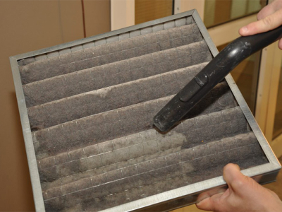 Cleaning of air filters