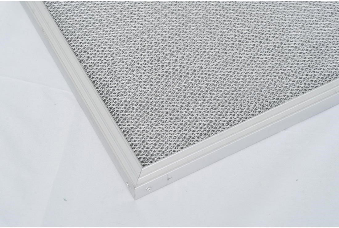 Pré-filtre en maille métallique